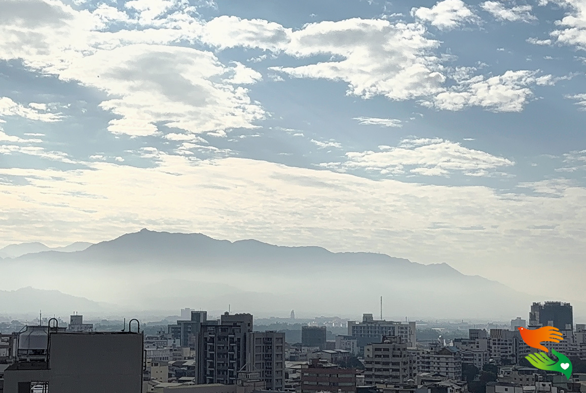 雲霧中的中央山脈